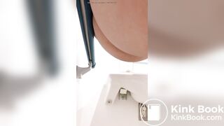 JAPANESE GIRL POOPING - video 17
