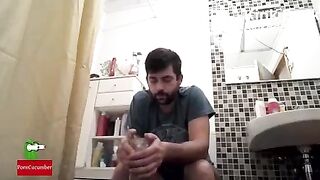 Voyeur girl pooping - video 5