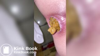 Japanese Twitter College Girl Very Very Big Poop