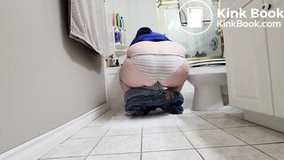 Using the puppy pad like a good girl! (Pants soiling)