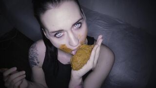 Shitting and sucking a cock covered with poop