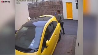 Woman poo - video 4
