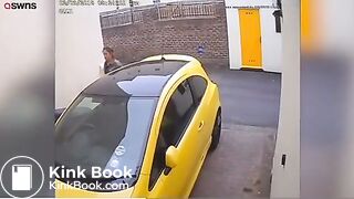Woman poo - video 4