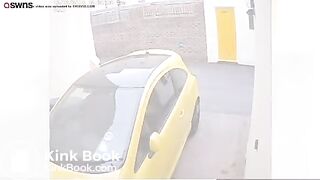 Woman poo - video 4