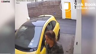 Woman poo - video 4