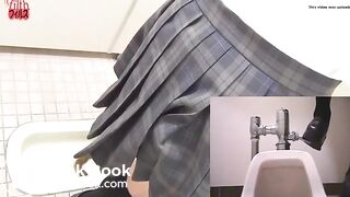Japanese girl pooping - video 54