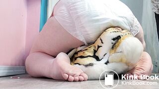 Humping tiger plush in poopy diaper (2 part)