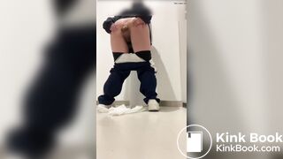 Japanese Twitter College Girl Toilet Big Poo