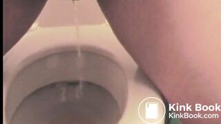 Cute feet PAWG poops at home