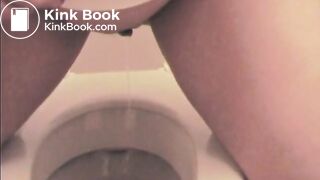 Cute feet PAWG poops at home