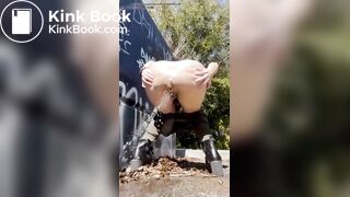 Elle chie en extérieur