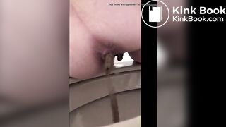 Soft creamy crackle shit in toilet