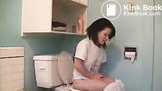 Shitting in toilet multiple times