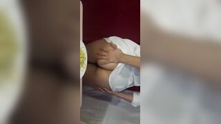 GIRL SHITS IN SPAGHETTI