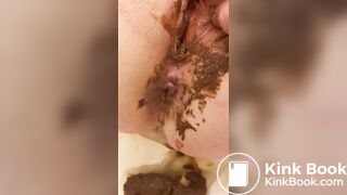 Vaginal shitting, she makes it all wrong