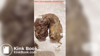 Japanese Girl Pooping - video 2