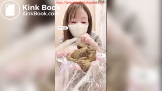 Japanese Girl Pooping - video 2