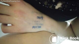 She poops at a burger King