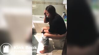 Cutie Pooping - video 3