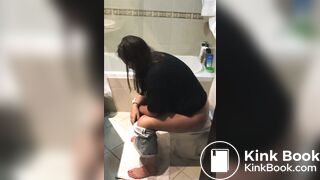 Cutie Pooping - video 3