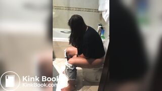 Cutie Pooping - video 3