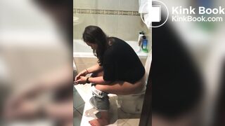 Cutie Pooping - video 3