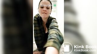 Girl shits - video 16