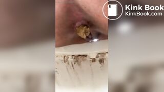 Chubby girl shitting on the toilet