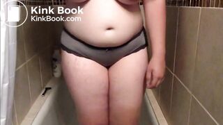 Boobie Girl Shits Her Knickers In The Bath