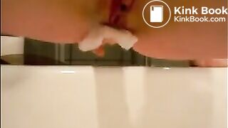 Pee and poop in bath - video 2