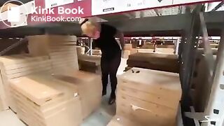 devil-sophie – Shopping when the shit presses