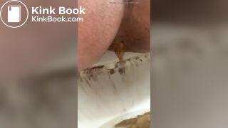 Chubby girl struggling to shit