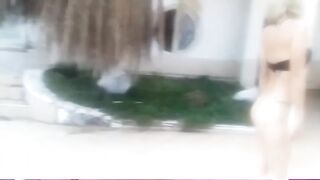 hot latina babe decided to shit outdoor