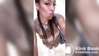 Sexy chick delivers as promised