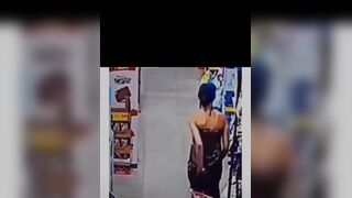 Sexy tourist drop a load on local market