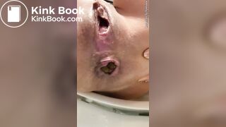 Pooping girl - video 109