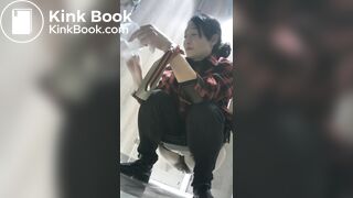 Girls asian pooping piss toilet.MML_077