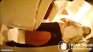 JAPANESE GIRL POOPS AT CAFE TOILET - video 9