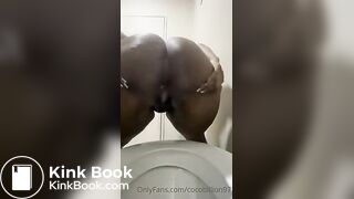 Ebony toilet diarrhea - video 4