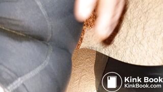 Pipi dans les fesse