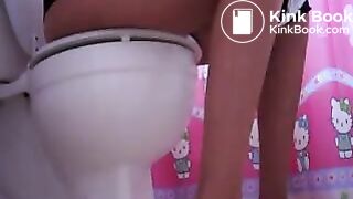 Girl with cute legs poops 2