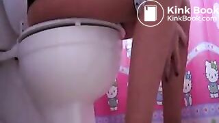 Girl with cute legs poops 2