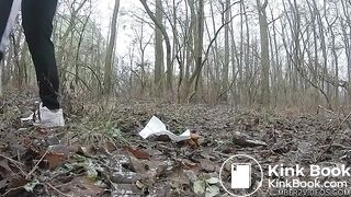 Shitting on some leaves