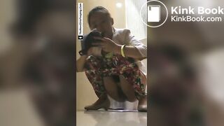 Girl Chinese piss pooping toilet.LLT-032