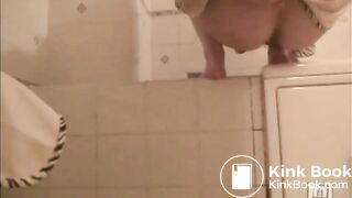 Amateur Japanese girls using enema and poop Pt.1