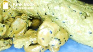 White bitch drop the world most beautiful poop ever!!