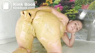 smearing three days worth of shit