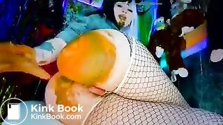 Egirl shits on her dildo 1