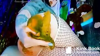 Egirl shits on her dildo 1