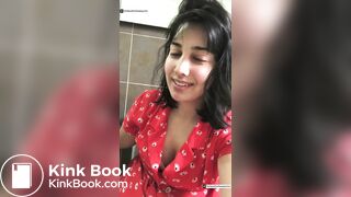 Cute Girl Shitting - video 5